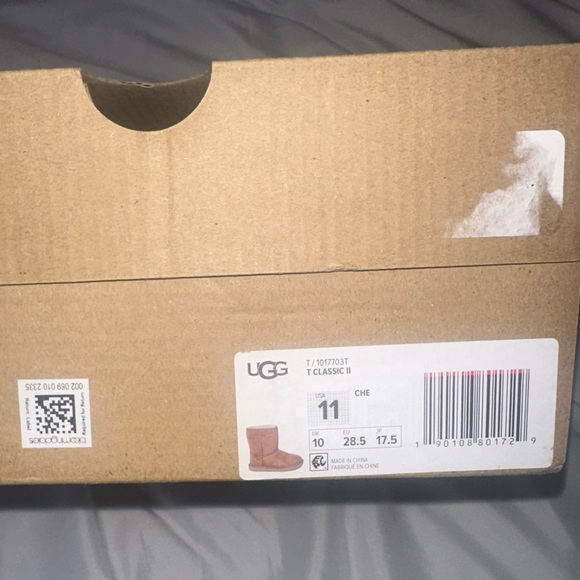 UGG Classic Tan Shoe Box